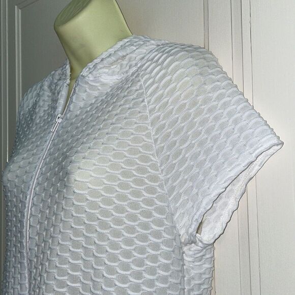 NWOT Dream Beach white polyester/spandex zip front swimsuit coverup - Picture 4 of 8